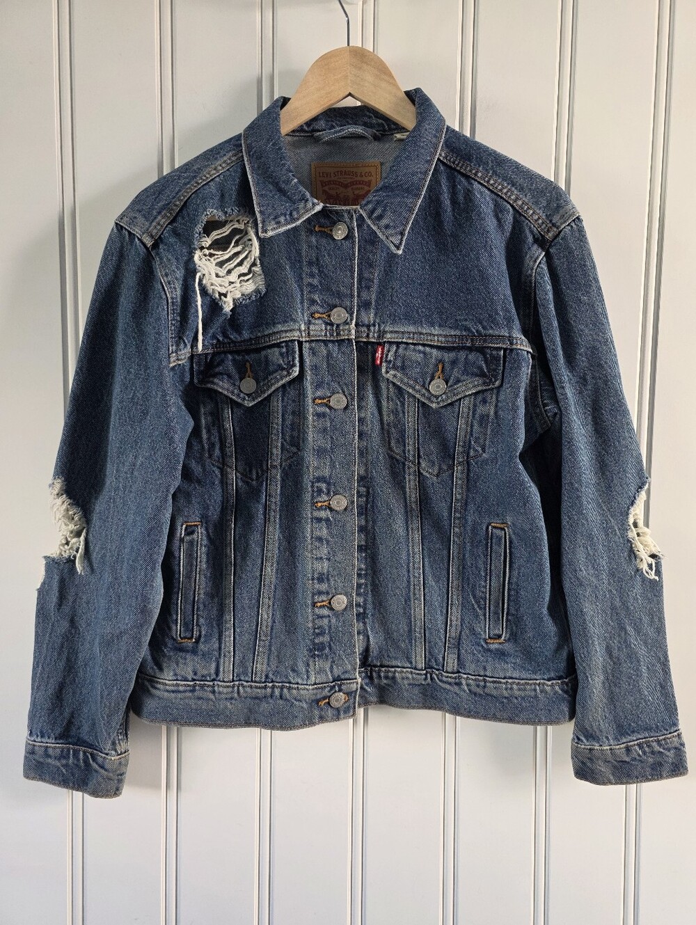 Levi's Distressed Torn Denim Blue Jean Trucker Jacket Womens Medium